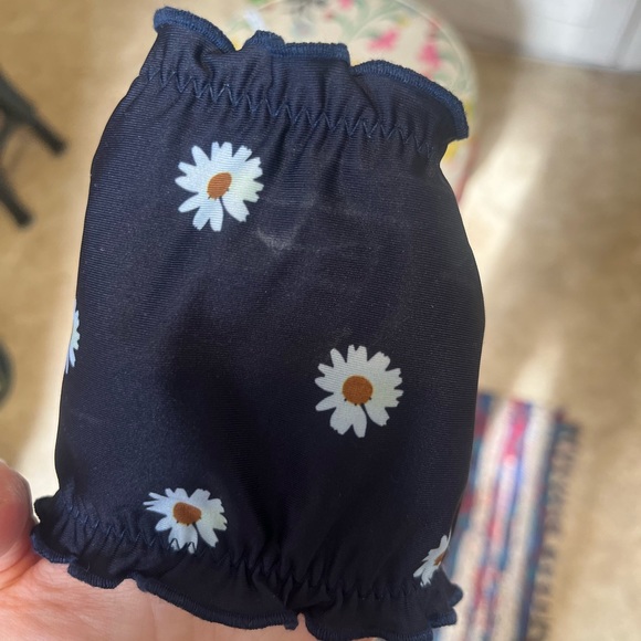 Stone Fox Swim daisy lettuce edge bandeau bikini top, M - Picture 5 of 5